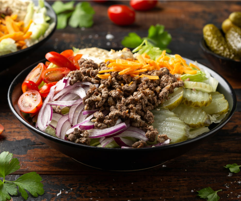 Big Mac sałatka - przepis na cheesburgerową sałatkę (keto, LCHF, bez glutenu) 