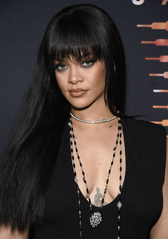 Rihanna została bohaterką narodową! Zastąpi królową Elżbetę II ?!
