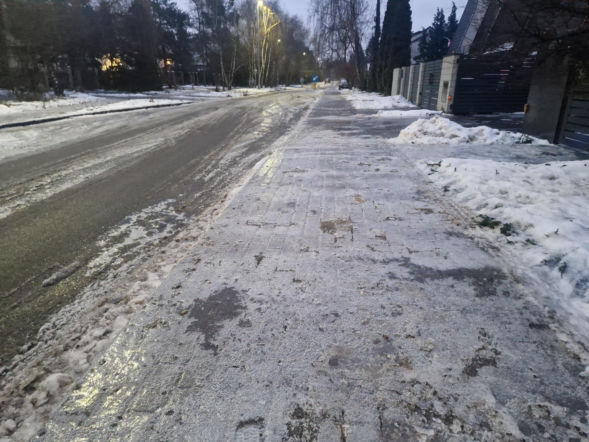 Gołoledź sparaliżuje Polskę? IMGW alarmuje! Marznący deszcz i śnieg to nie wszystko 