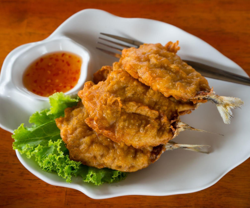 Śledzie smażone w cieście ziemniaczanym – chrupiące jak placki, a w środku soczyste i delikatne