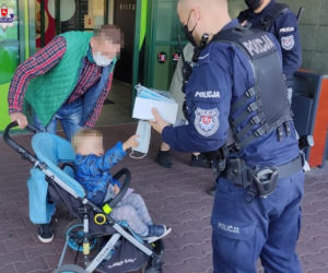 Maseczka albo mandat! W sobotę policjanci sprawdzali w lubelskich hipermarketach, czy stosujemy się do obostrzeń sanitarnych