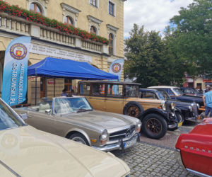 Klasyki motoryzacji na Rynku w Ostrowie Wielkopolskim