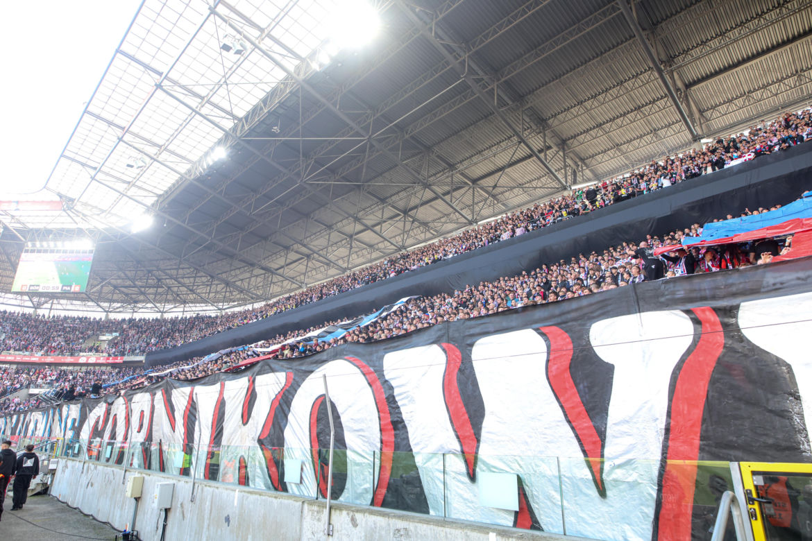 Zdjęcia kibiców i zawodników z derbów Górnego Śląska