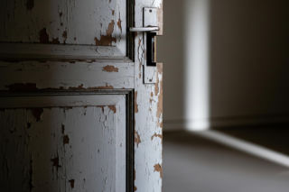 Mroczna tajemnica w Świętochłowicach. Co działo się za drzwiami przez 27 lat?