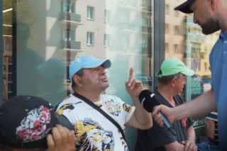 Polacy rezygnują z alkoholu? Młodzi wolą grać niż pić!