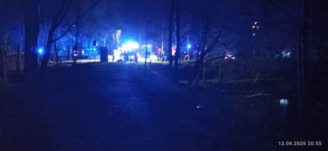 Strażacy uratowali mężczyznę tonącego w jeziorze