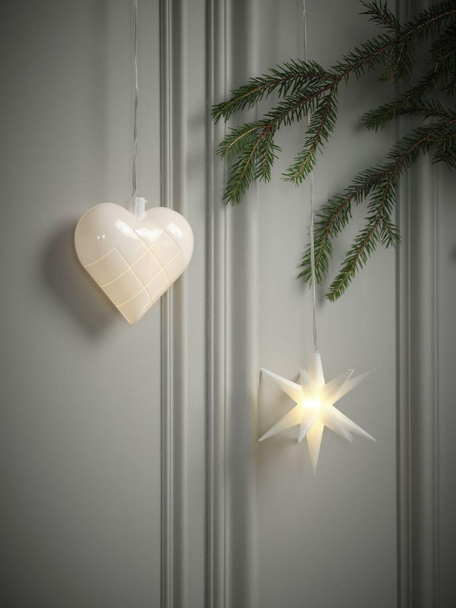 Świetlne dekoracje na Boże Narodzenie