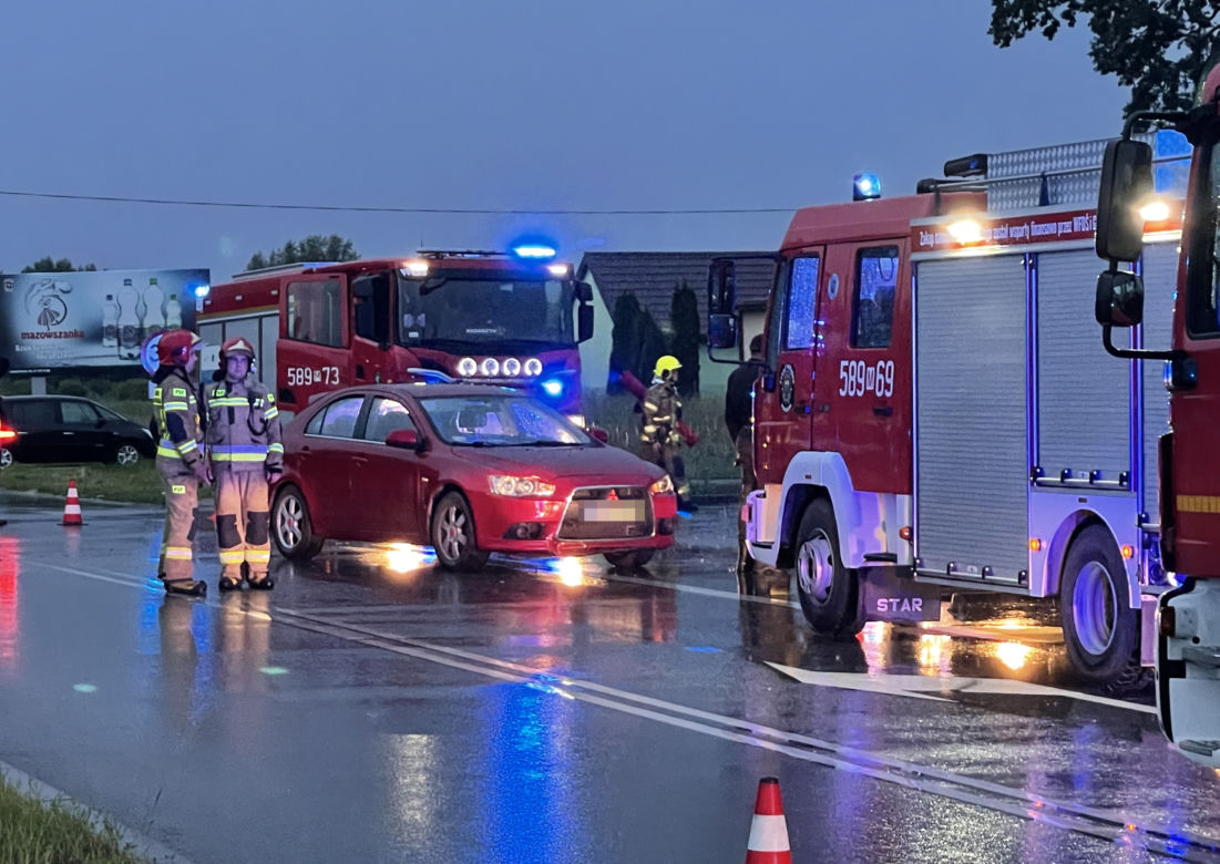 Dramatyczny wypadek w Starej Wsi. Motorowerzysta wymusił pierwszeństwo. Zmarł w szpitalu