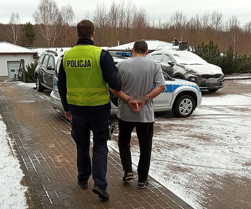 Pomorskie: Domowa awantura. Mężczyzna rzucił się z nożem na policjantów