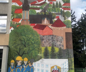 Jubileuszowy mural dla budowlanki został odsłonięty. Szkoła kończy 100 lat