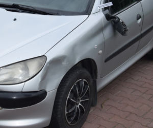 28-letni wandal zdemolował w Krakowie siedemnaście samochodów. Policji podał przyczynę