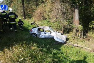 Koszmarny wypadek pod Łodzią. Kierowca stracił przytomność. Oto skutki picia wódki [FOTO]