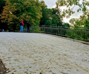 Wyremontowany mostek nad Rusałką