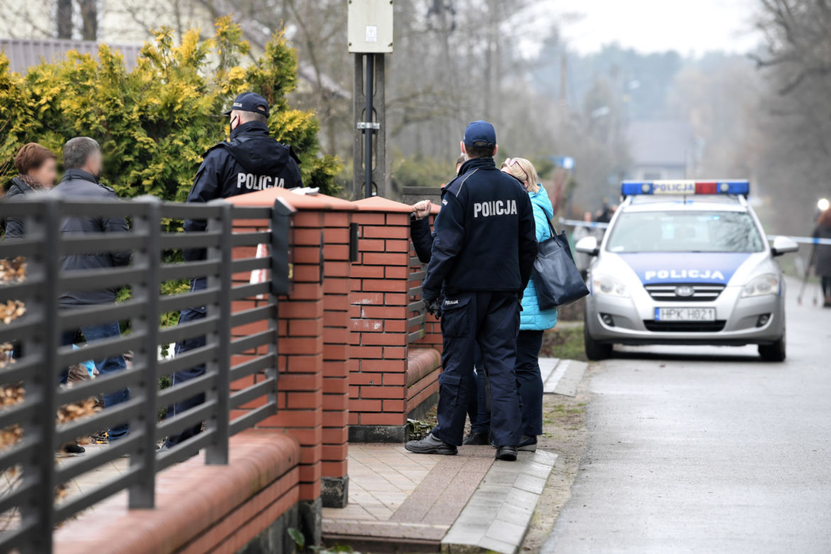 Matka zabiła swoje dzieci i popełniła samobójstwo? Prokuratura: 3 ofiary w tym dwójka dzieci 