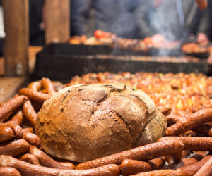 Kraków w świątecznym wydaniu: Miasto w tej odsłonie prezentuje się wyjątkowo! [GALERIA ZDJĘĆ]