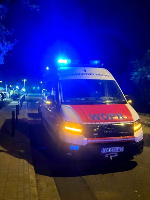Dwie godziny wołał o pomoc na Odrze. Mężczyzna utknął na betonowej konstrukcji