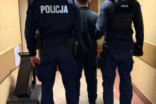 Podpalenia na Ochocie. Mieszkanka wskazała sprawców