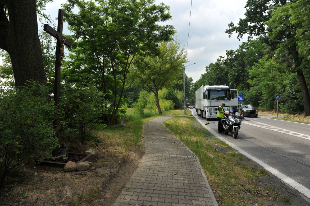 Samochód ciężarowy zmiótł 15-latka z przejścia dla pieszych. Dziecko trafiło do szpitala