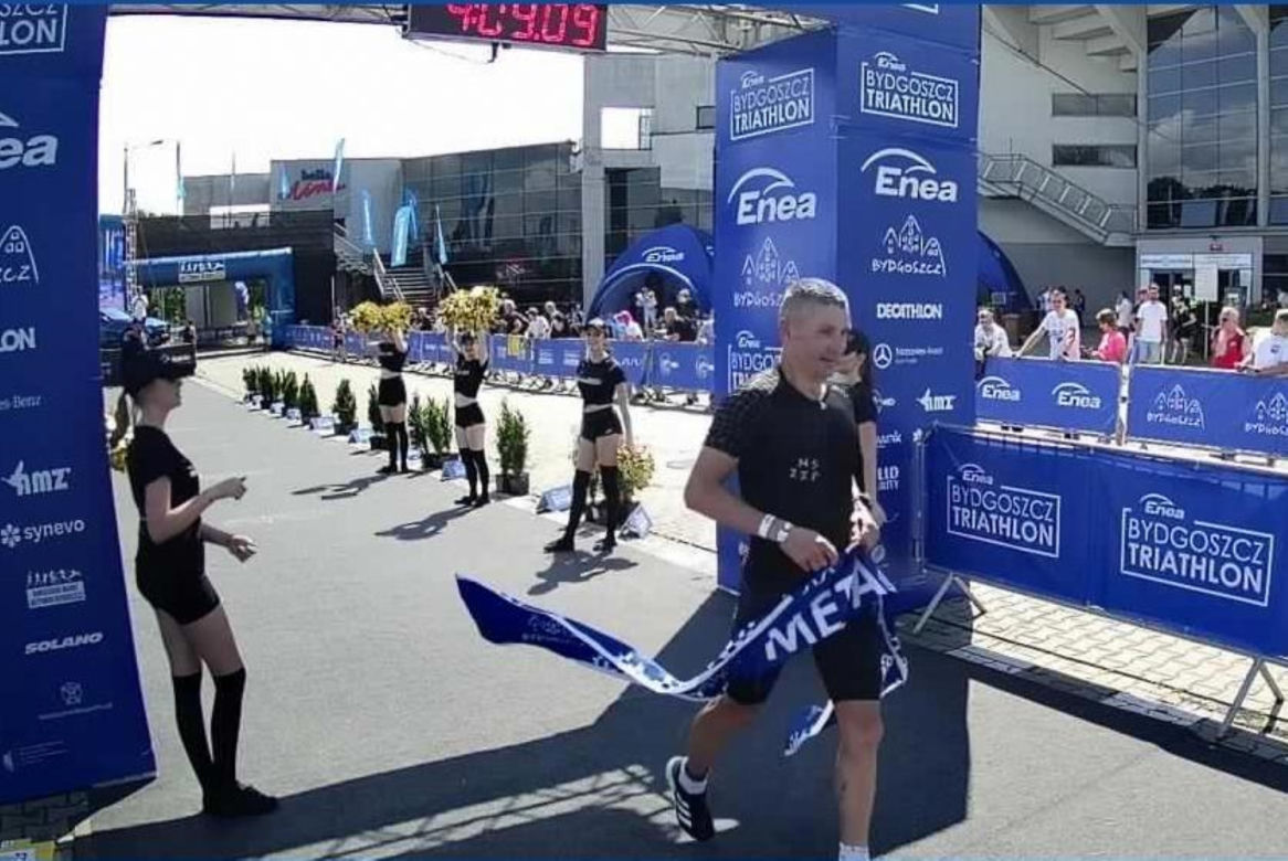 Policjant z Bydgoszczy najlepszy w Polsce. Duże sukcesy w zawodach triathlonowych