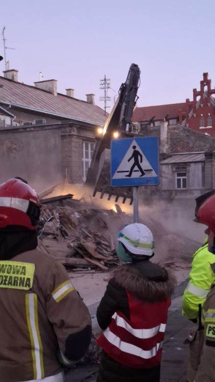Rozbiórka ścian kamienicy przy ul. Bernardyńskiej w Lublinie