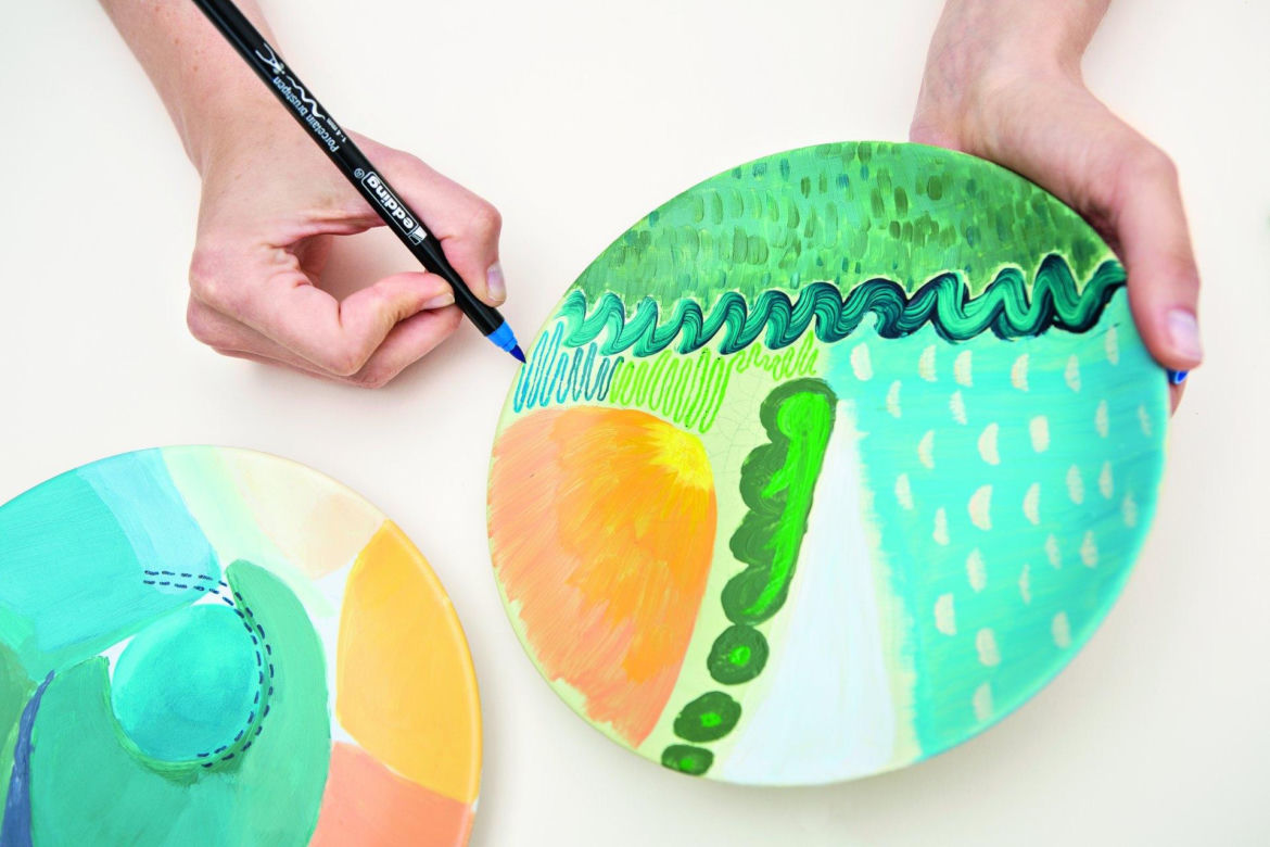 Instrukcja malowania talerzy DIY – krok 2. 