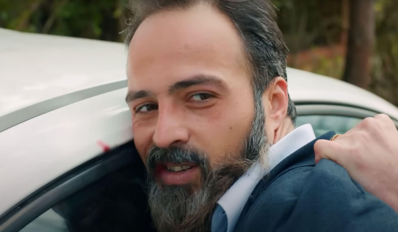 Ege będzie opiekował się Zeynep, a Bulent zacznie podejrzewać, że coś ich łączy.