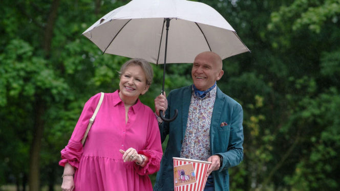 Barwy szczęścia odc. 3290. Tolek Koszyk (Marek Siudym), Basia (Sławomira Łozińska)