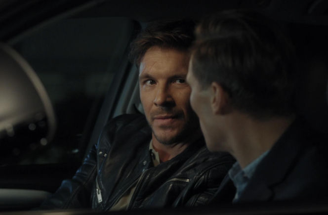 M jak miłość, odcinek 1913. Marcin (Mikołaj Roznerski), Olek (Maurycy Popiel)