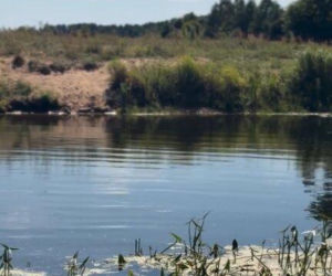 Tak Joanna Jabłczyńska odpoczywa na wakacjach. Bikini, kapelusz i zero makijażu