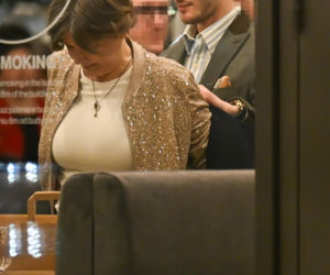 Monika Richardson z dzieckiem i pieskiem