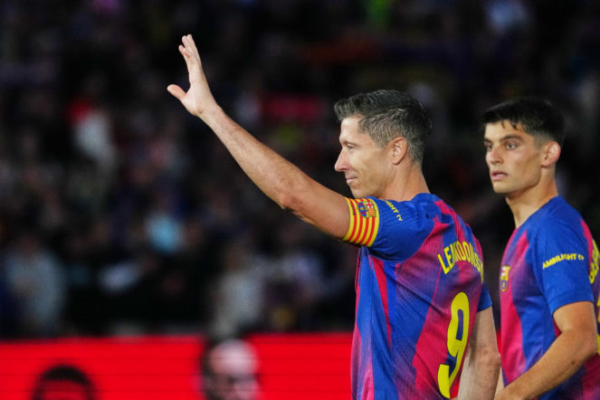 Barcelona - Betis. Cały stadion spojrzał na Roberta Lewandowskiego. Po chwili rozegrała się scena, którą zapamiętamy na zawsze