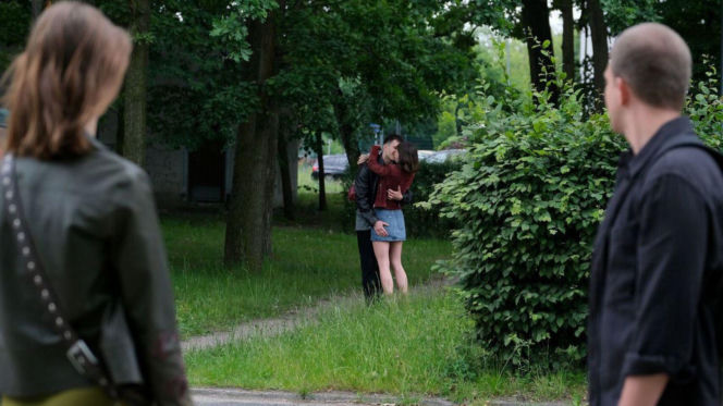 M jak miłość odc. 1898. Tomek Kubicki (Chris Cugowski), Majka (Matylda Giegżno), Justyna (Marta Malinowska), Mateusz (Rafał Kowalski)