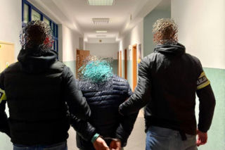 34-latek próbował ukryć narkotyki, ale wpadł przez policyjnego psa