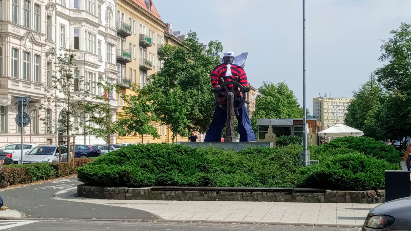Wystrojony marynarz zaprasza na "Żagle 2021" w Szczecinie!