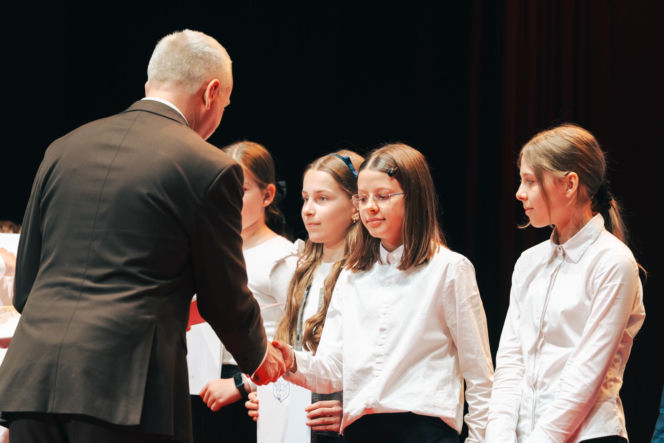Najzdolniejsi uczniowie odebrali stypendia Prezydenta Miasta Siedlce