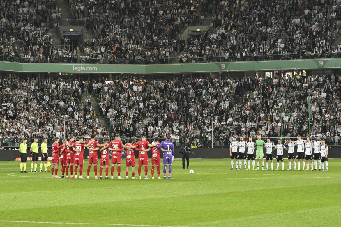 Kibice nie zawiedli podczas meczu Legia - Widzew. Efektowne zdjęcia z trybun
