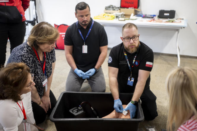 Aptekarze ćwiczą na wypadek wojny. Pierwsze takie szkolenie w Warszawie