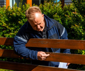 Drewniany płot jak nowy po zimie? Murator Ogroduje, Remmers