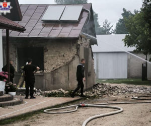 Wybuch gazu i pożar domu. 54-latek ciężko ranny