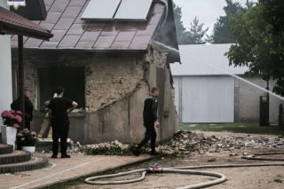 Wybuch gazu i pożar domu. 54-latek ciężko ranny