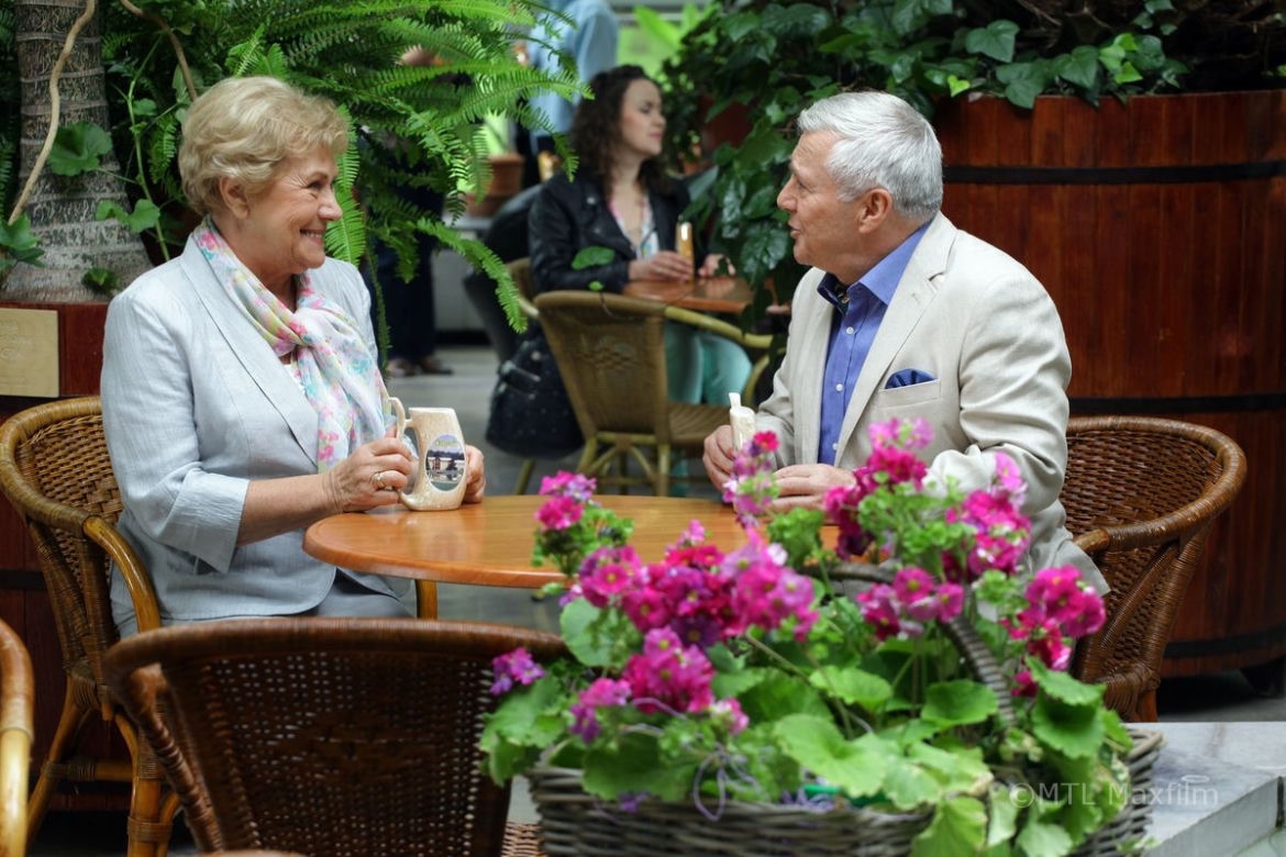 M jak miłość po wakacjach. Barbara (Teresa Lipowska), Stanisław (Włodzimierz Matuszak)