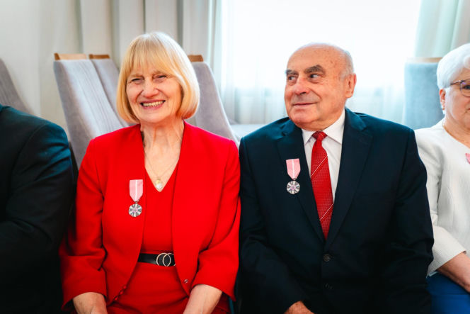 Złoty Gody par małżeńskich w Siedlcach - wręczenie pamiątkowych medali