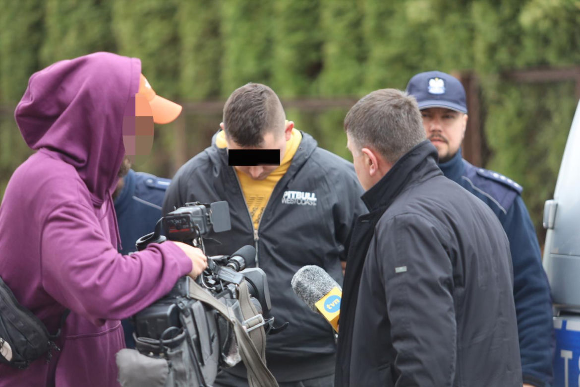 Wjechał busem w rodzinę z dzieckiem. Zatrzymanie 27-latka