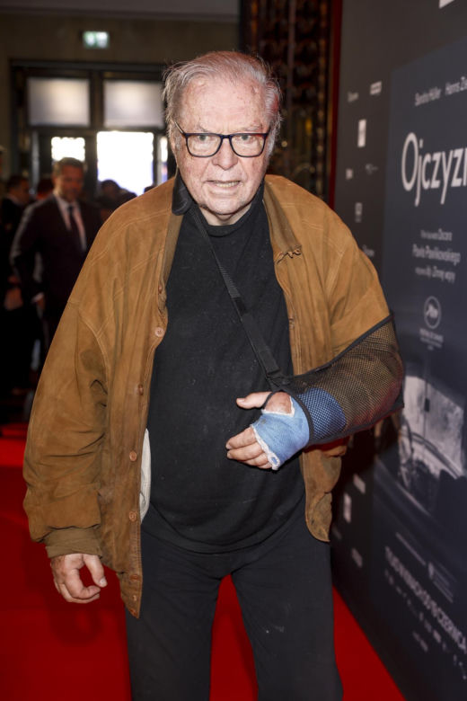 Ministra kultury zachwyciła elegancją na premierze filmu "Ojczyzna"