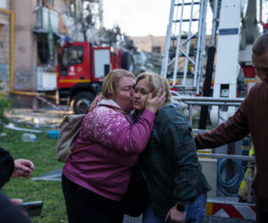 Zmasowany rosyjski atak na Kijów; zginęła jedna osoba, 16 zostało rannych