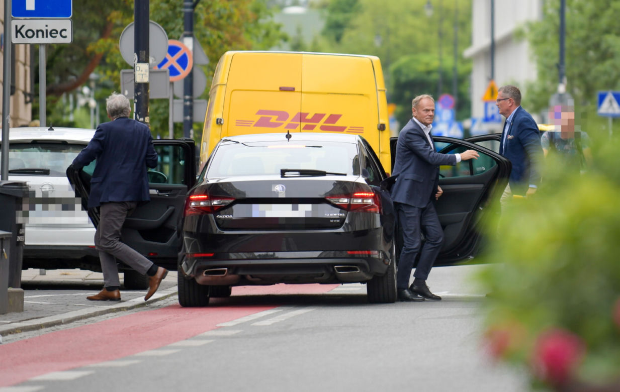 Tusk i ambasador USA spotkali się przy tatarze