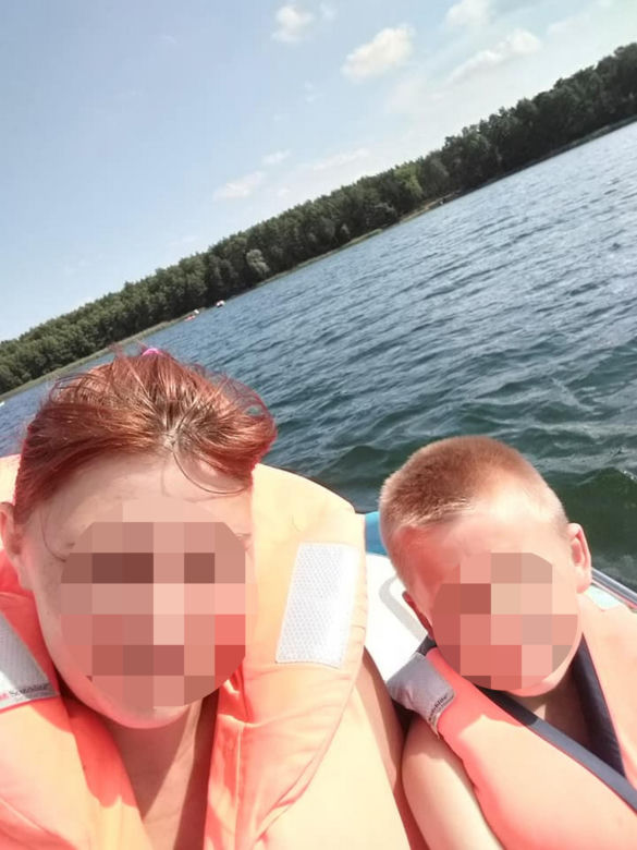  Mieszkańcy osiedla gdzie doszło do morderstwa trójki dzieci boja się o swoje życie. Morderca ich nawiedza.