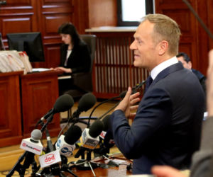 DONALD TUSK ZEZNANIA SĄD