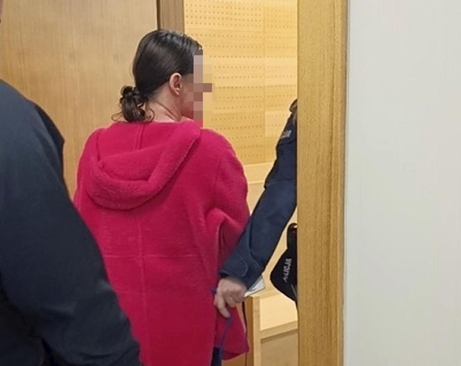 Spaliła kwasem ucho Julii. Rodzina broni wyrodnej matki, która latami torturowała 10-latkę