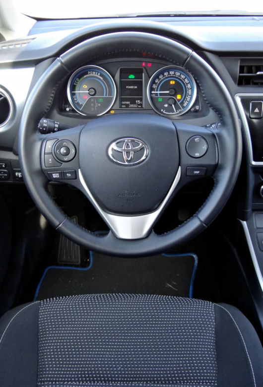 Toyota Auris Hybrid